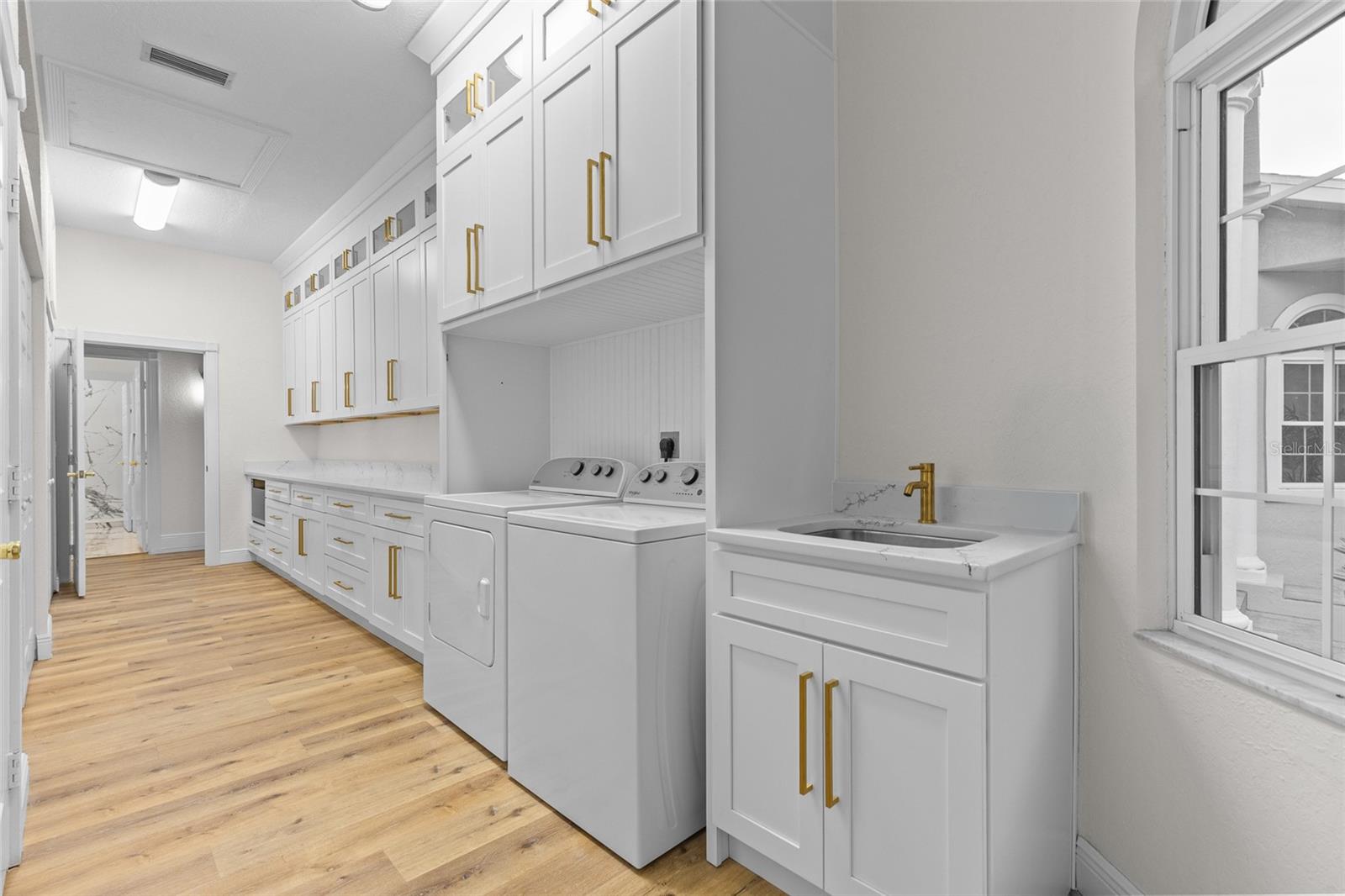 Image 39 of 60 For 6943 12th Circle