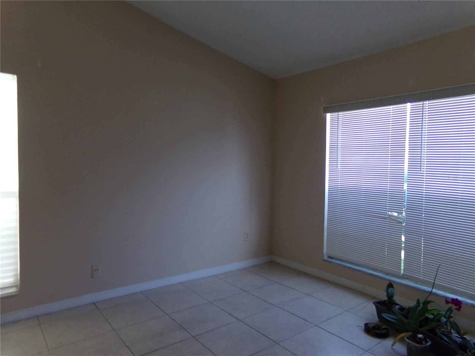 Image 4 of 31 For 1041 Kelsey Ave