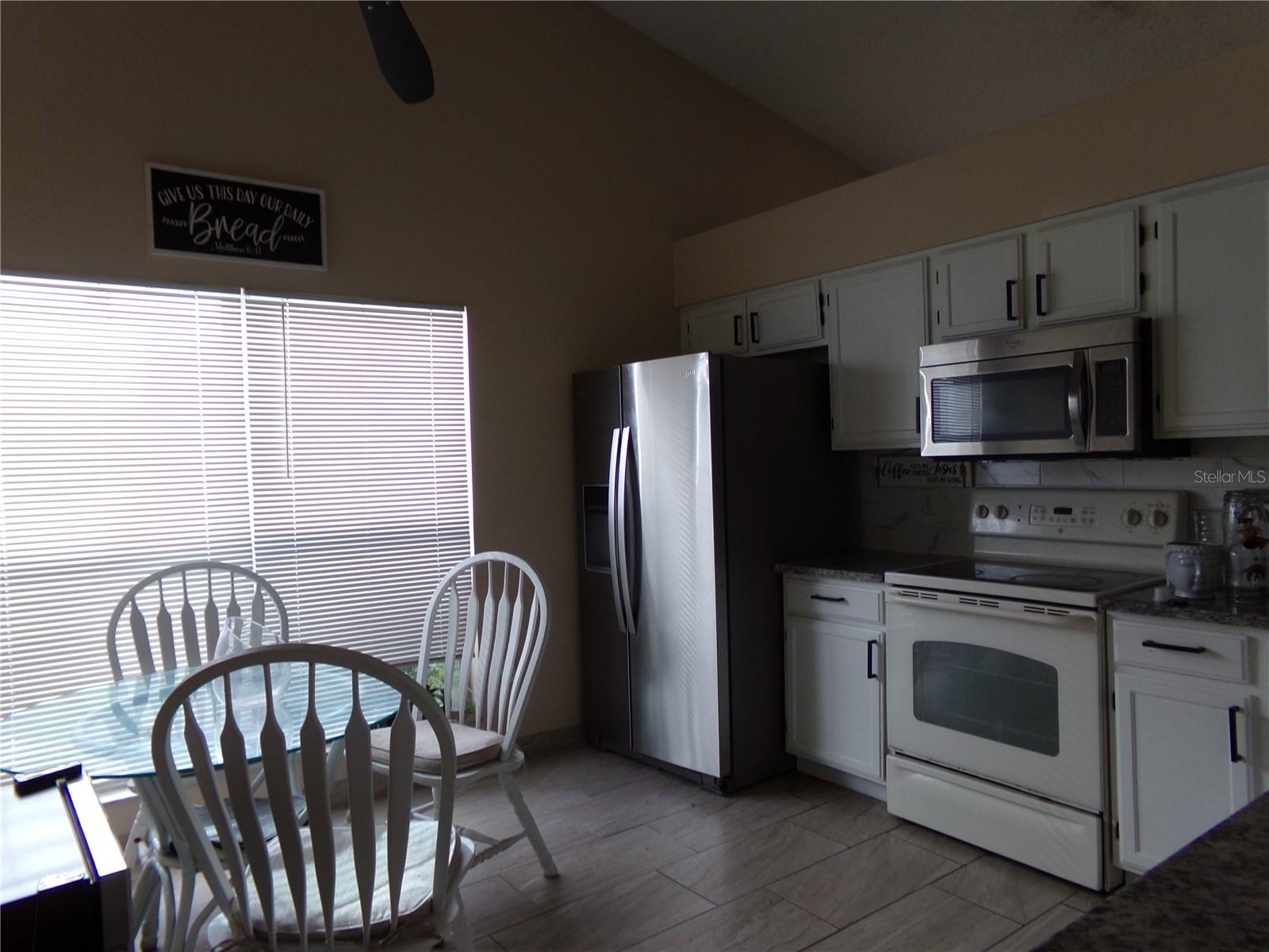 Image 8 of 31 For 1041 Kelsey Ave