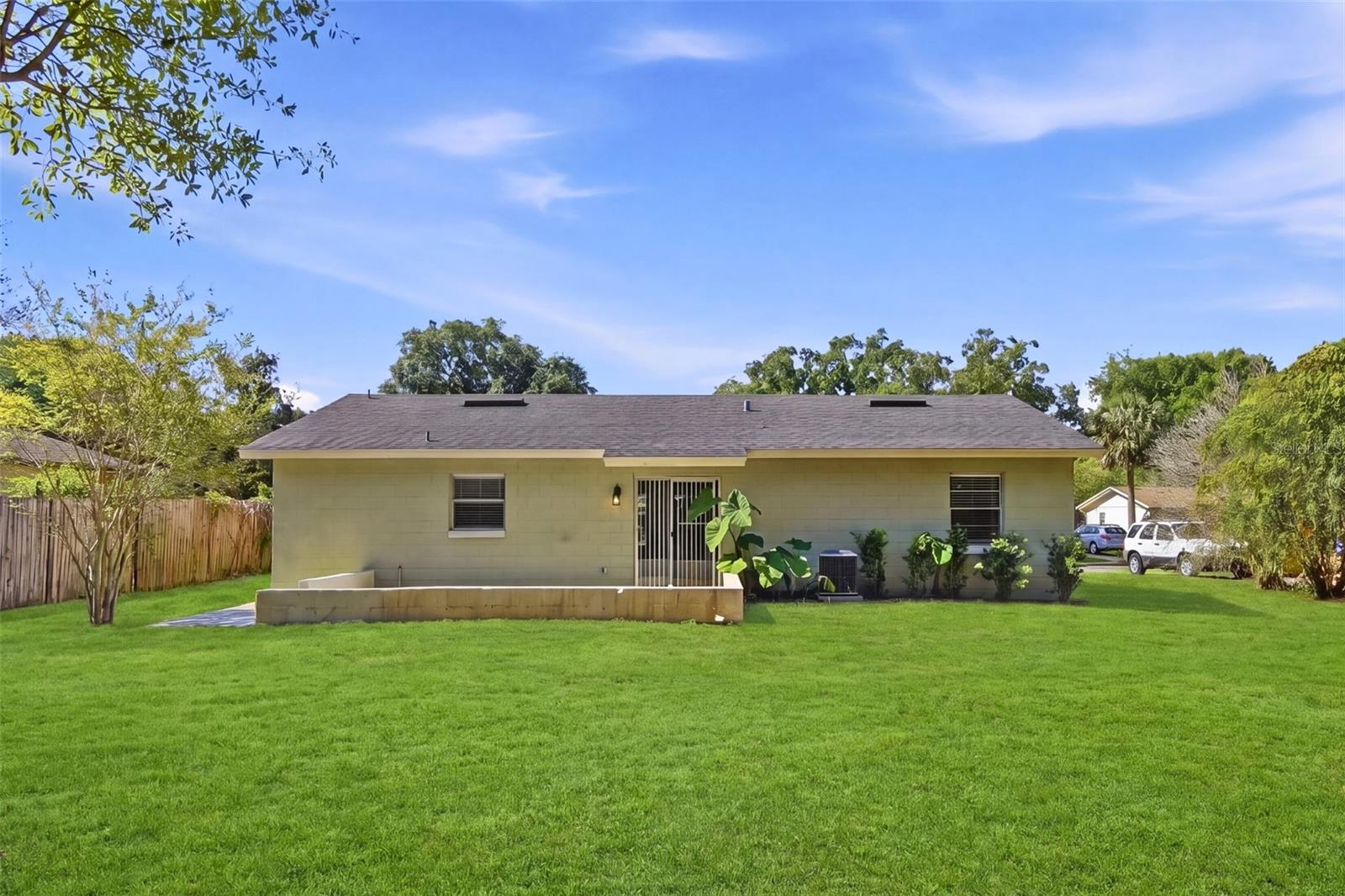 Image 18 of 20 For 865 Rich Drive