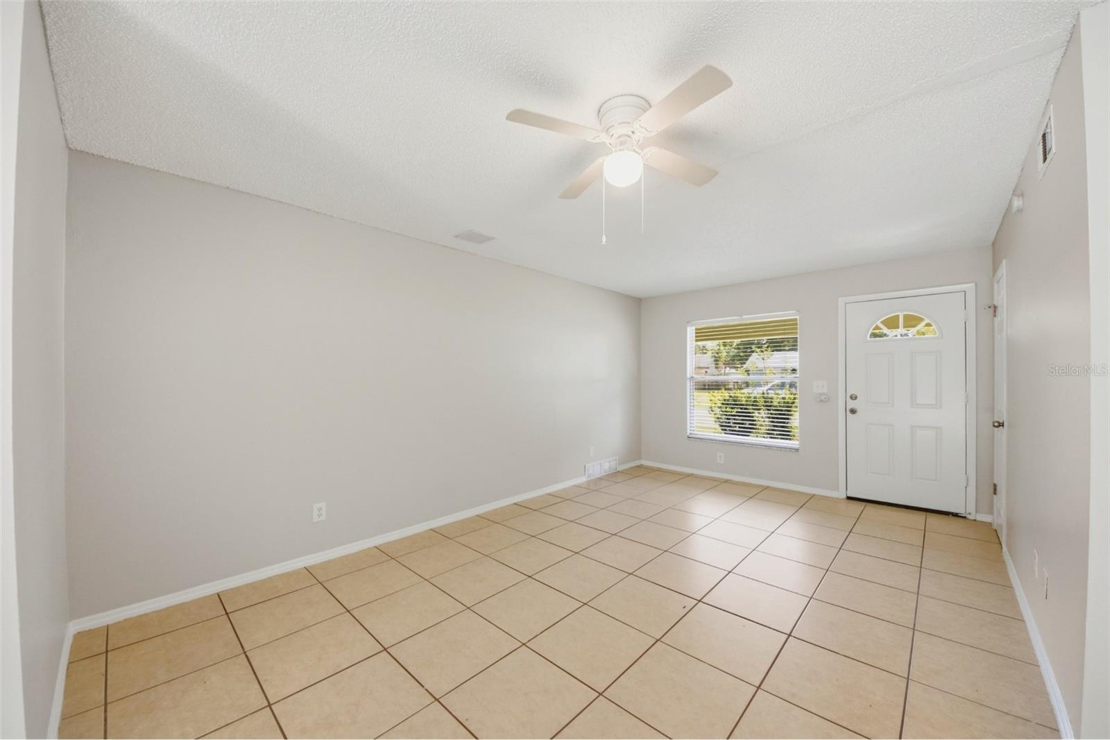 Image 3 of 20 For 865 Rich Drive