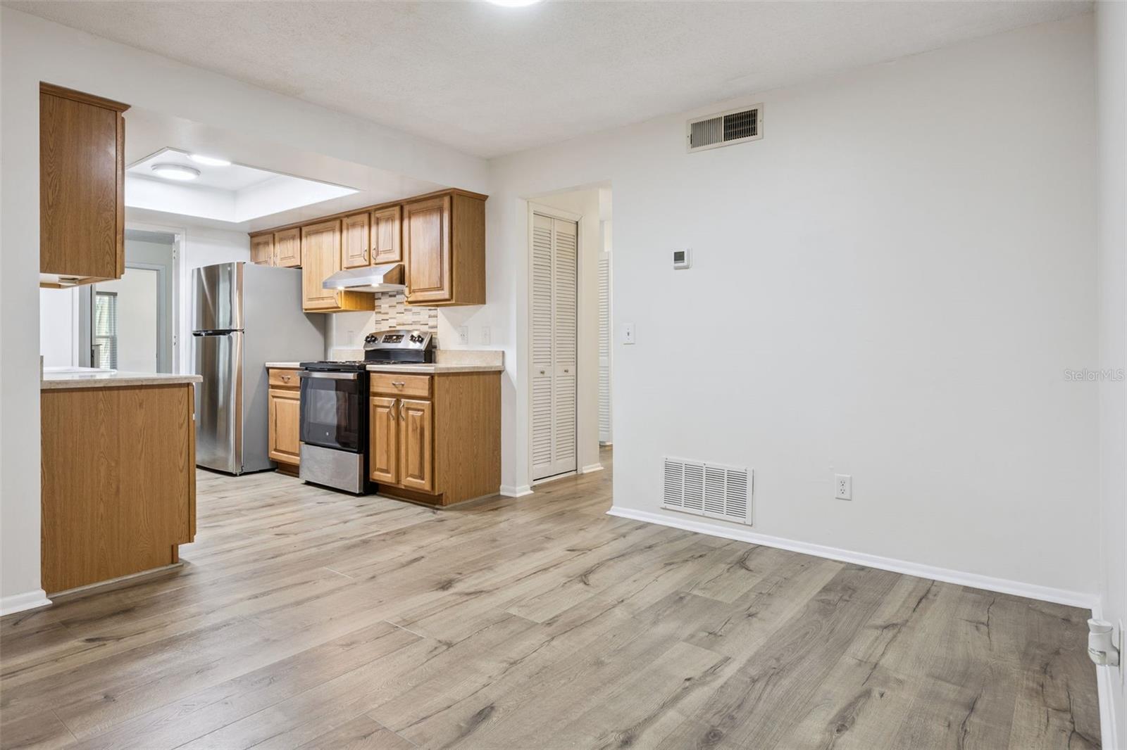 Image 13 of 36 For 706 Vandergrift Drive