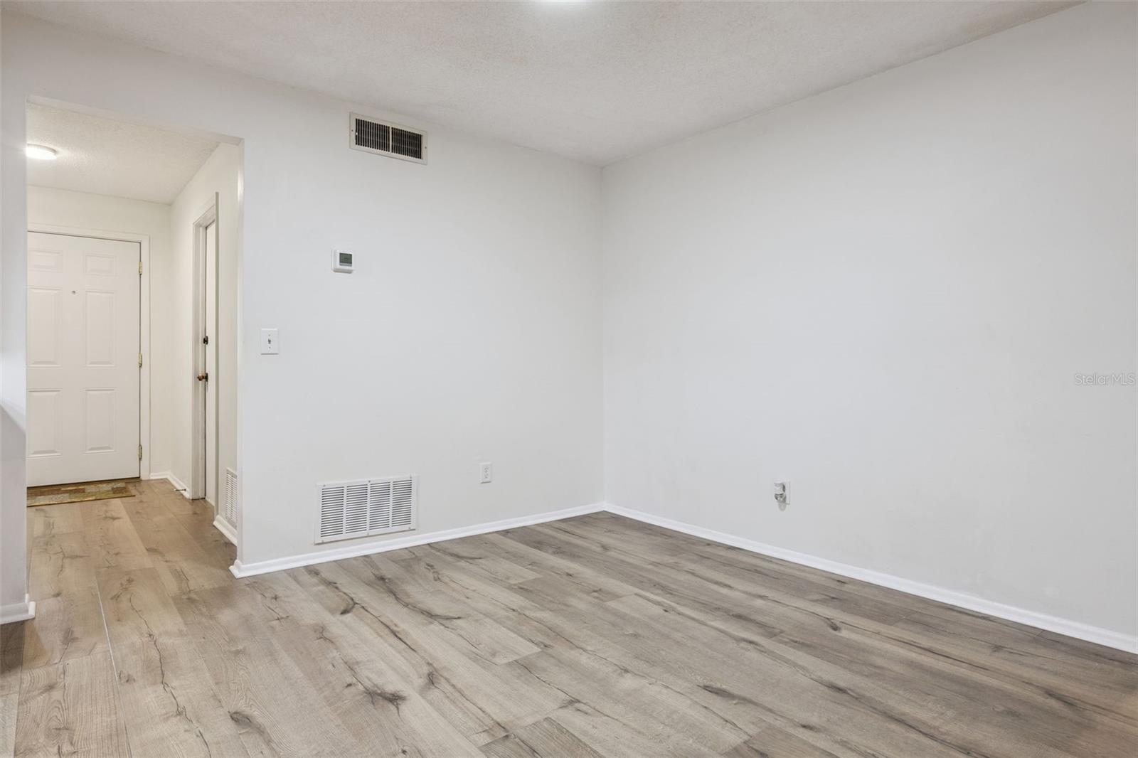 Image 14 of 36 For 706 Vandergrift Drive