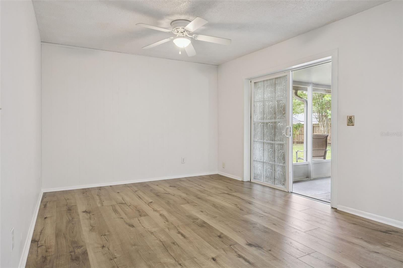 Image 16 of 36 For 706 Vandergrift Drive