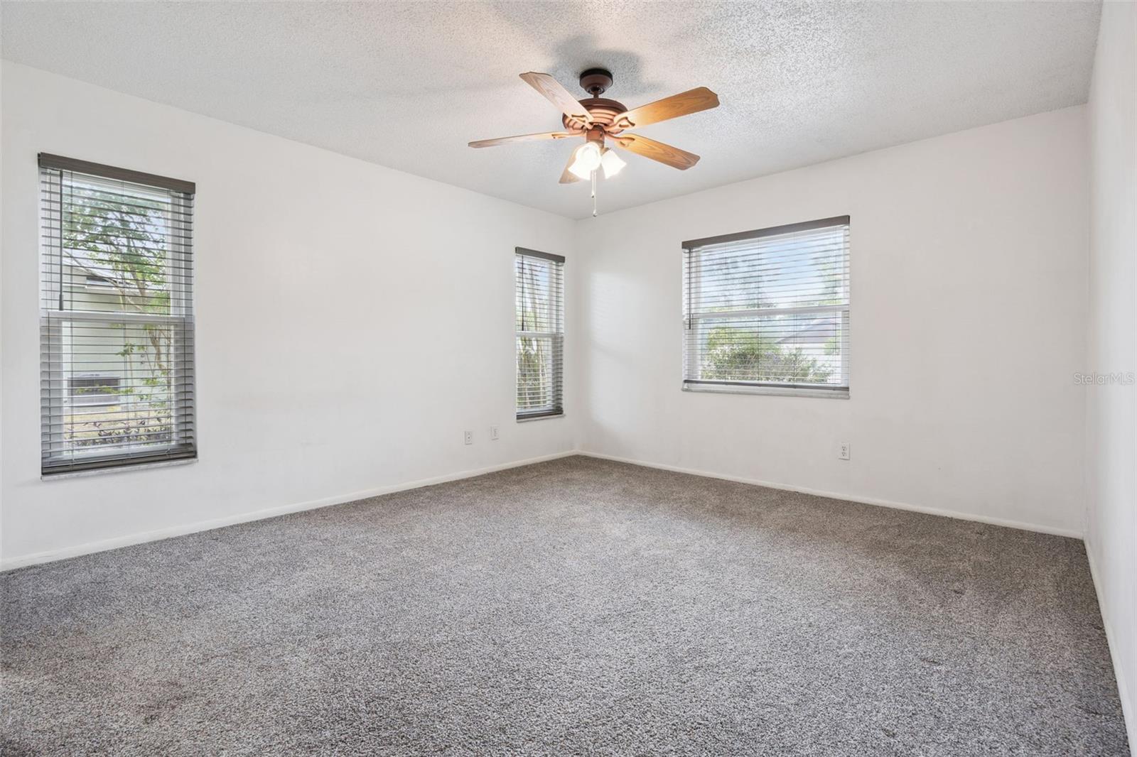 Image 18 of 36 For 706 Vandergrift Drive