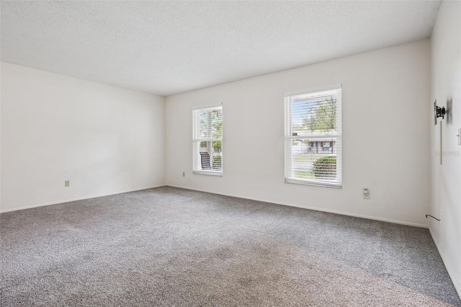 Image 19 of 36 For 706 Vandergrift Drive