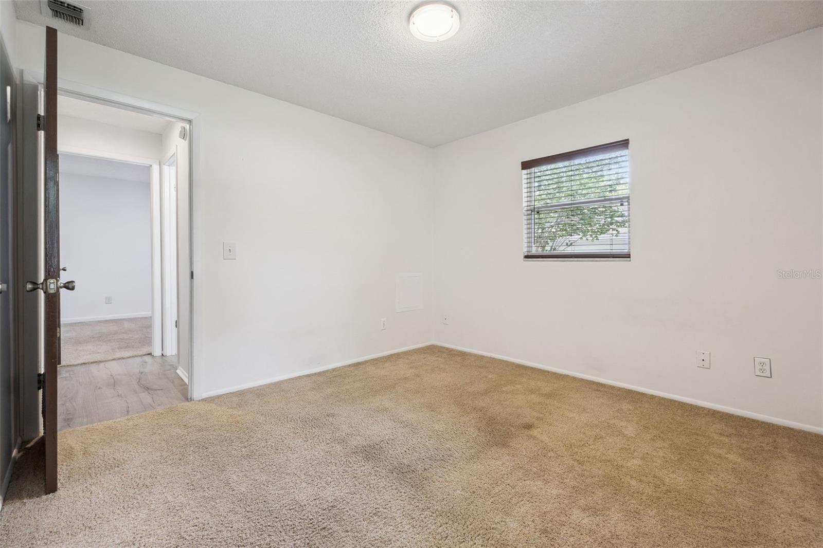 Image 21 of 36 For 706 Vandergrift Drive