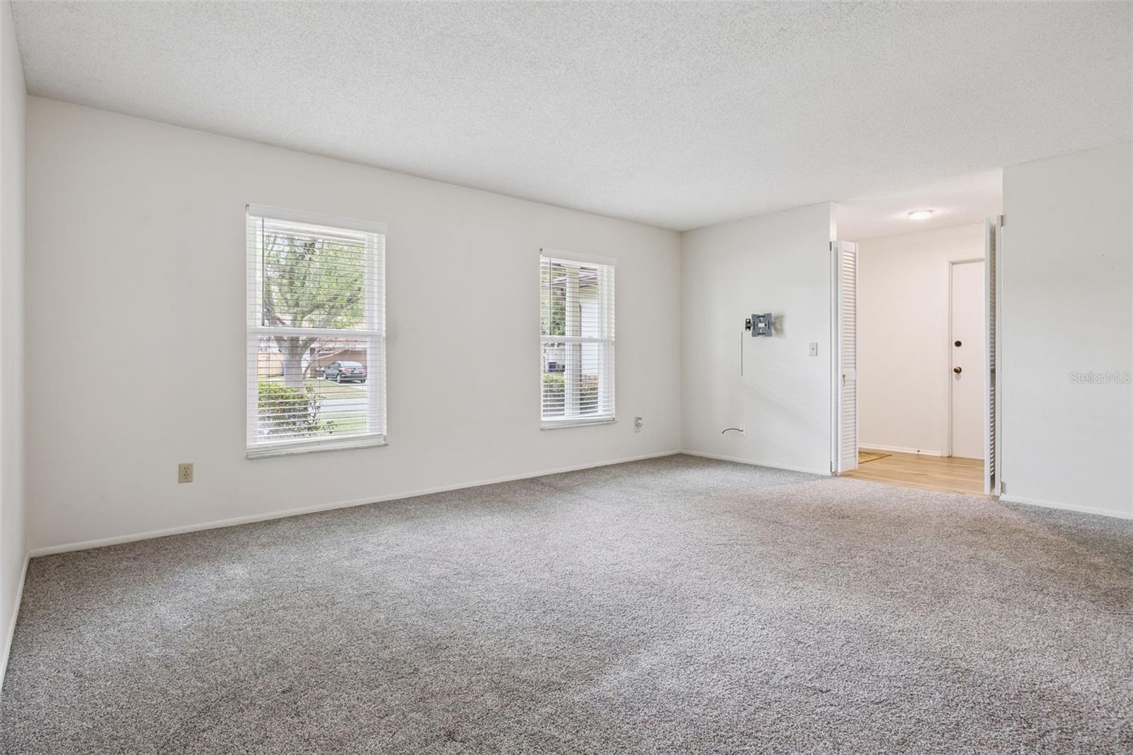 Image 5 of 36 For 706 Vandergrift Drive