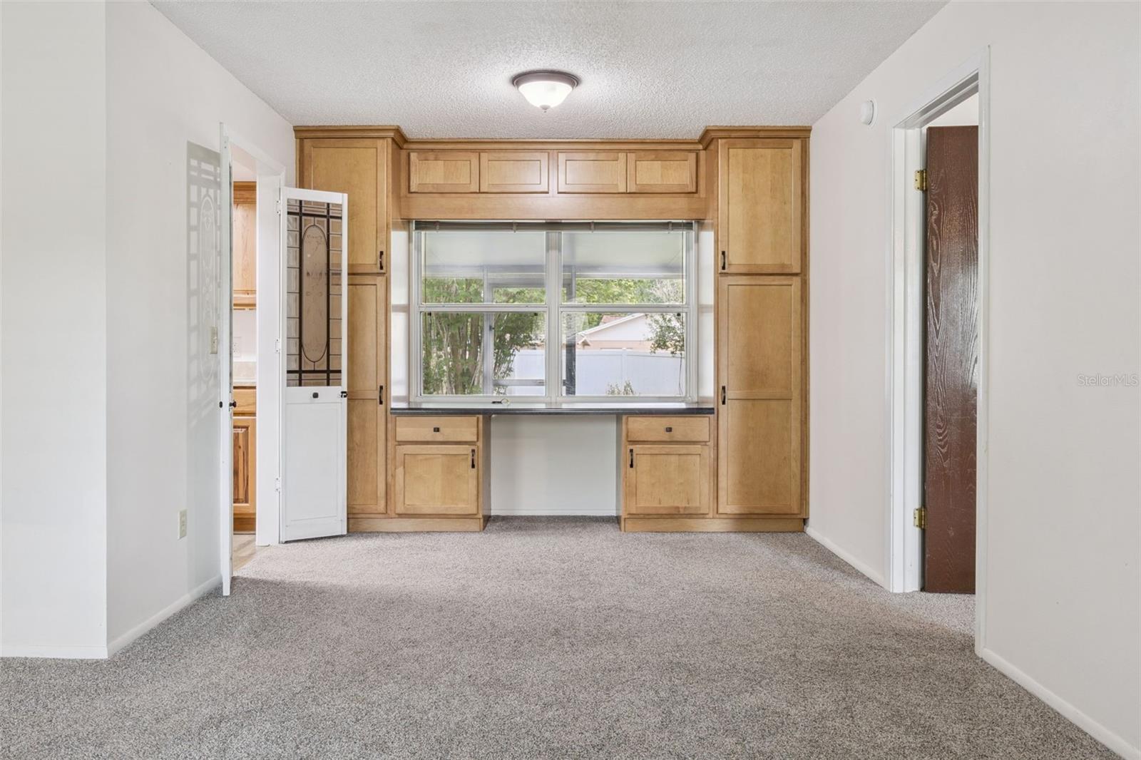 Image 8 of 36 For 706 Vandergrift Drive