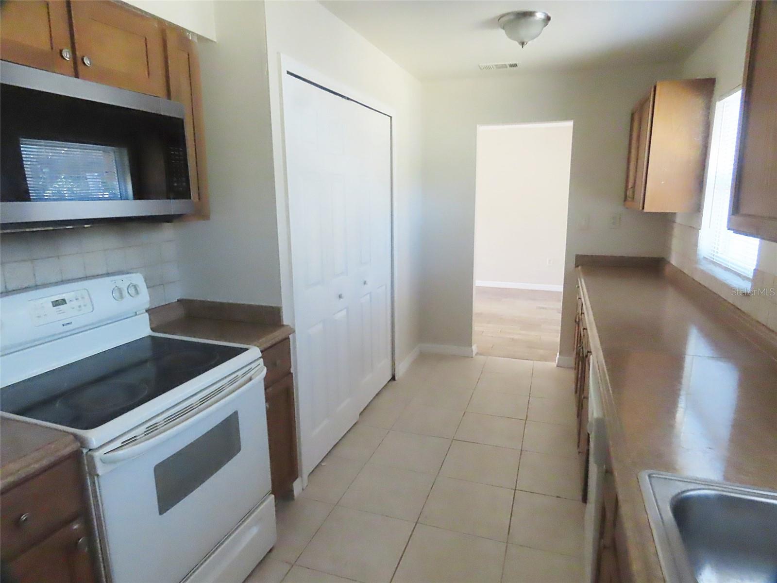 Image 4 of 14 For 749 Seminole Avenue