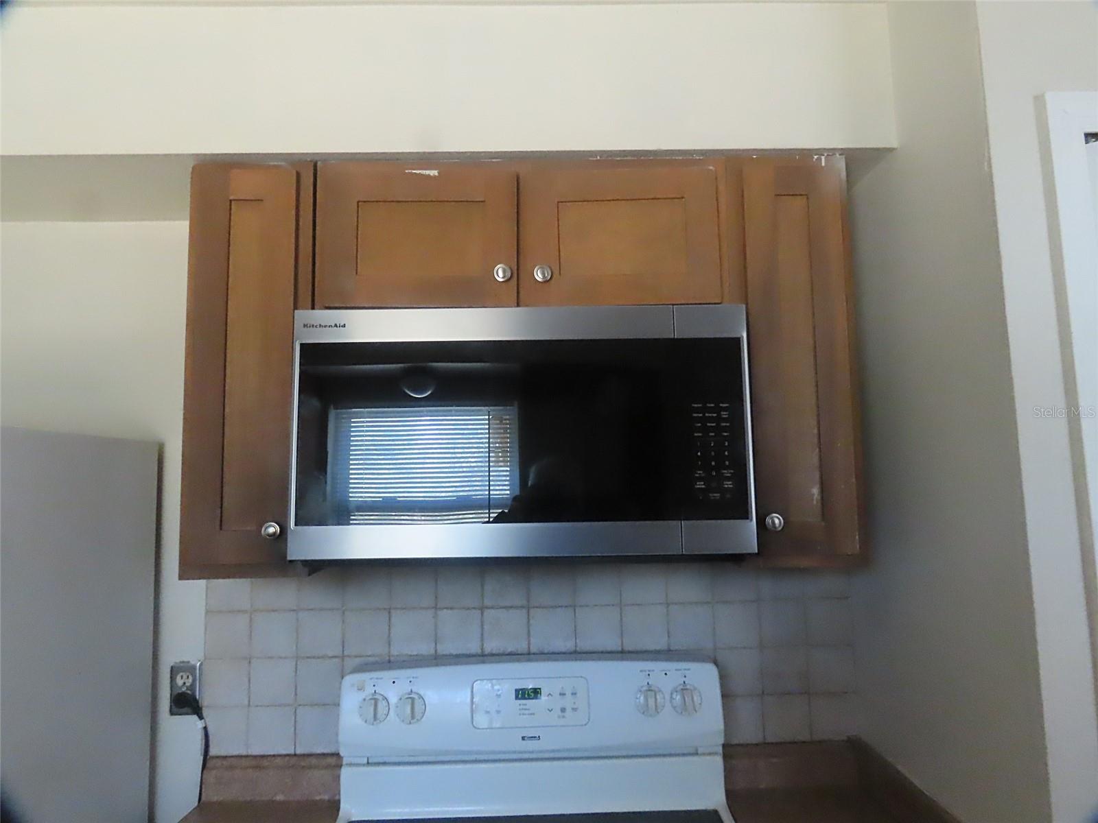 Image 6 of 14 For 749 Seminole Avenue