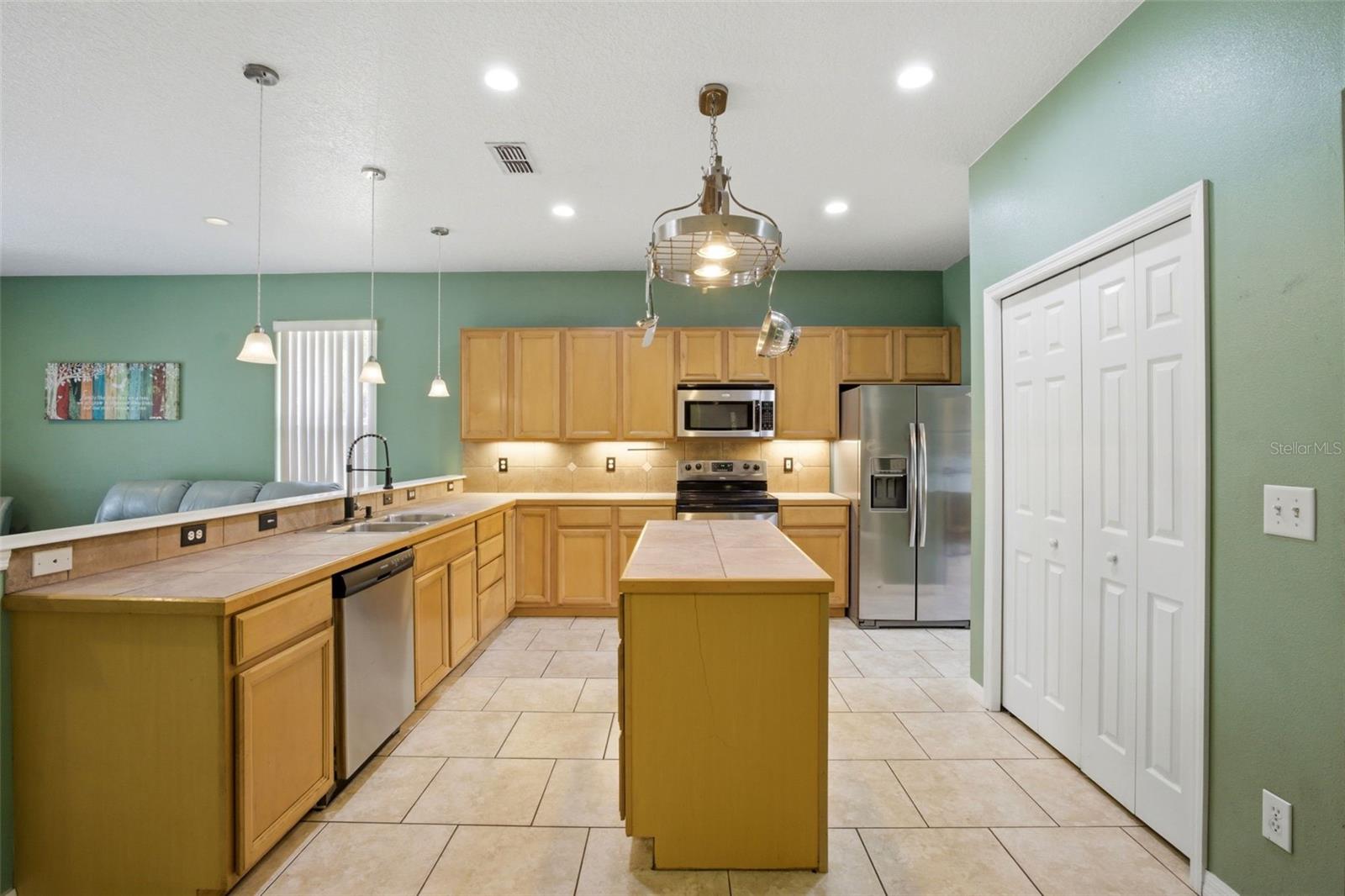 Image 10 of 28 For 35937 Dawn Drive