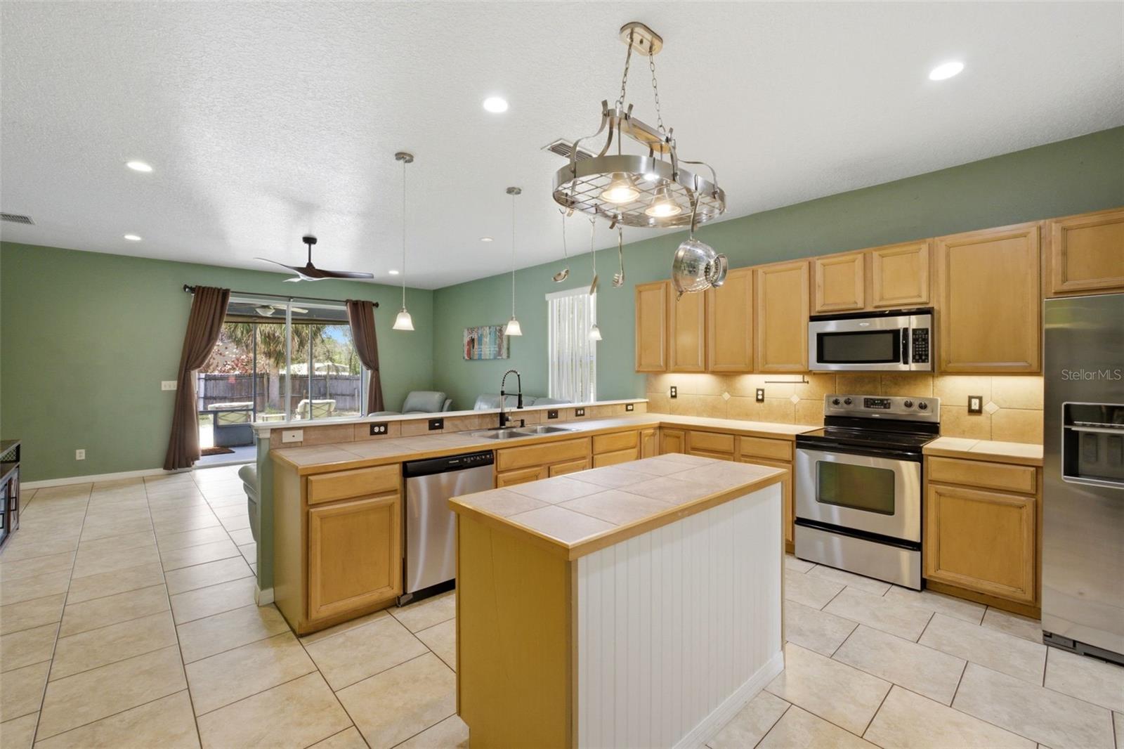 Image 11 of 28 For 35937 Dawn Drive