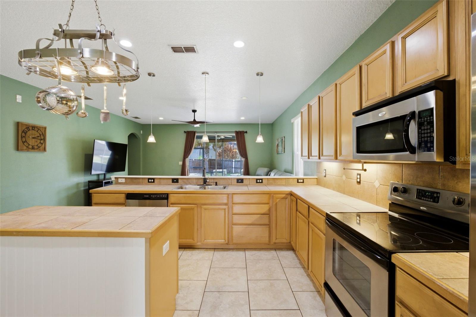 Image 12 of 28 For 35937 Dawn Drive