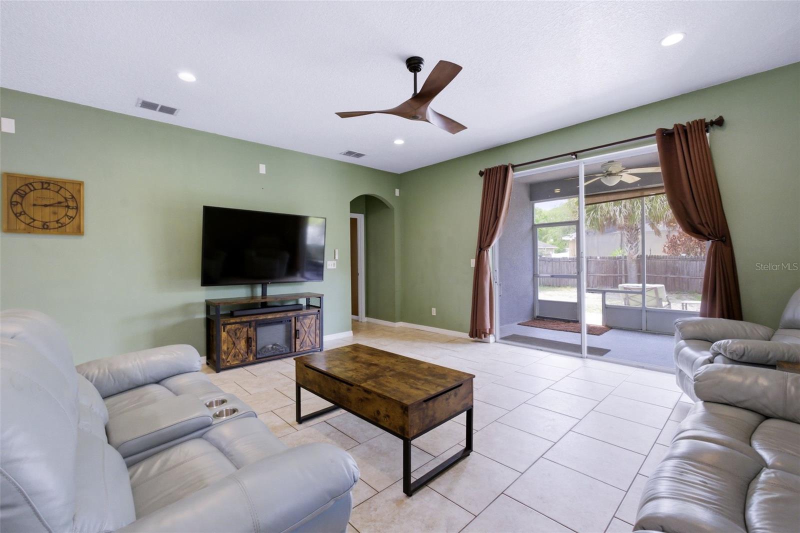 Image 6 of 28 For 35937 Dawn Drive