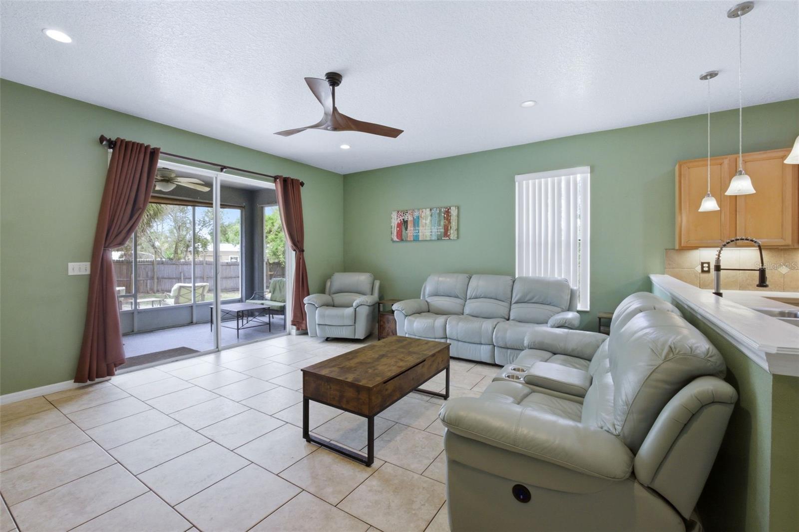 Image 7 of 28 For 35937 Dawn Drive