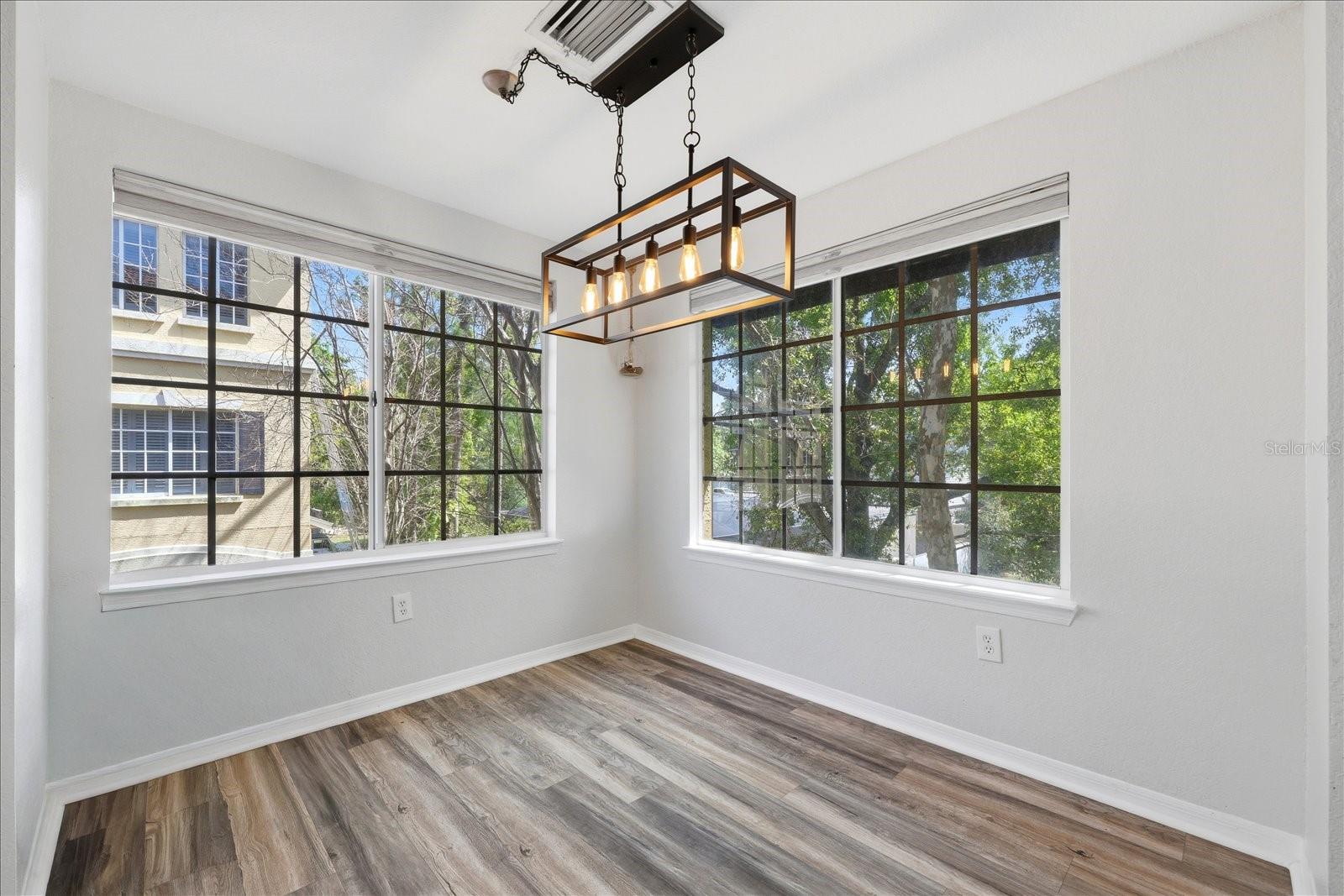 Image 12 of 35 For 5202 Hampton Beach Place 5202