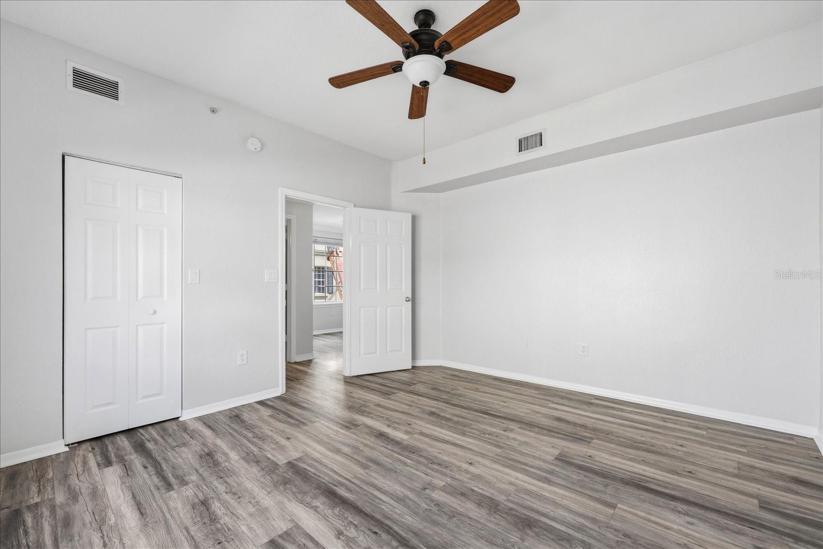 Image 16 of 35 For 5202 Hampton Beach Place 5202