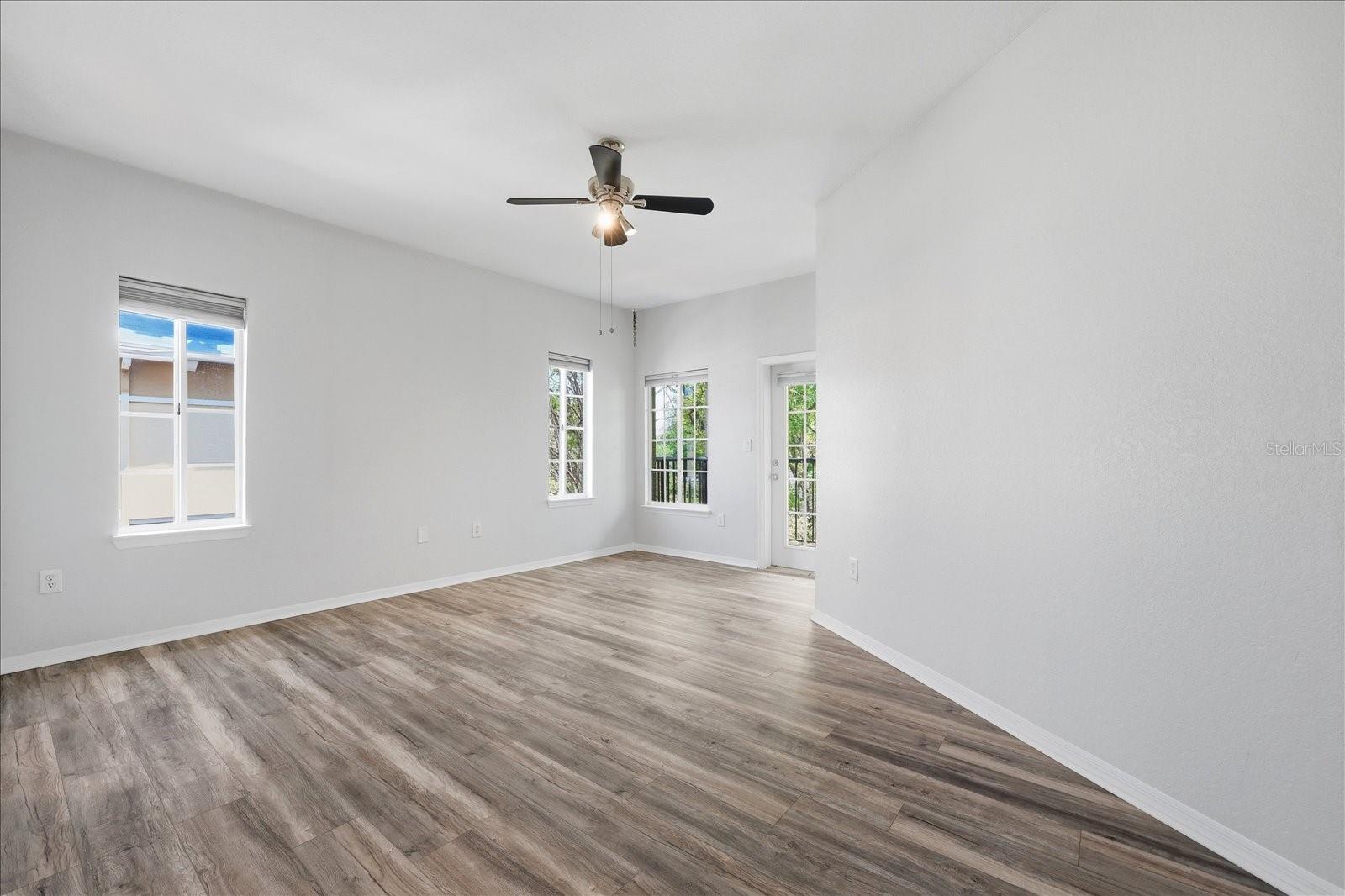 Image 19 of 35 For 5202 Hampton Beach Place 5202