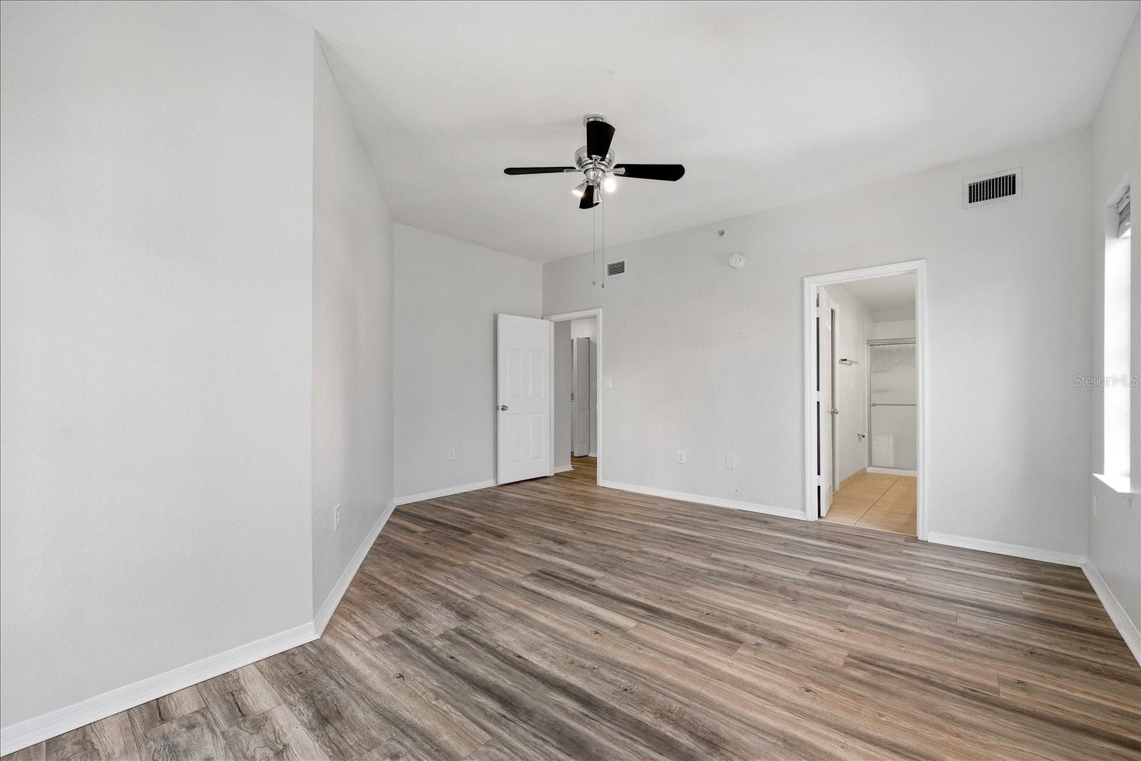 Image 21 of 35 For 5202 Hampton Beach Place 5202