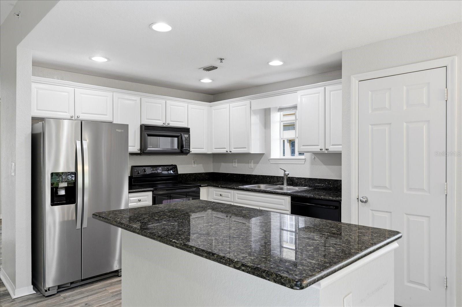 Image 9 of 35 For 5202 Hampton Beach Place 5202