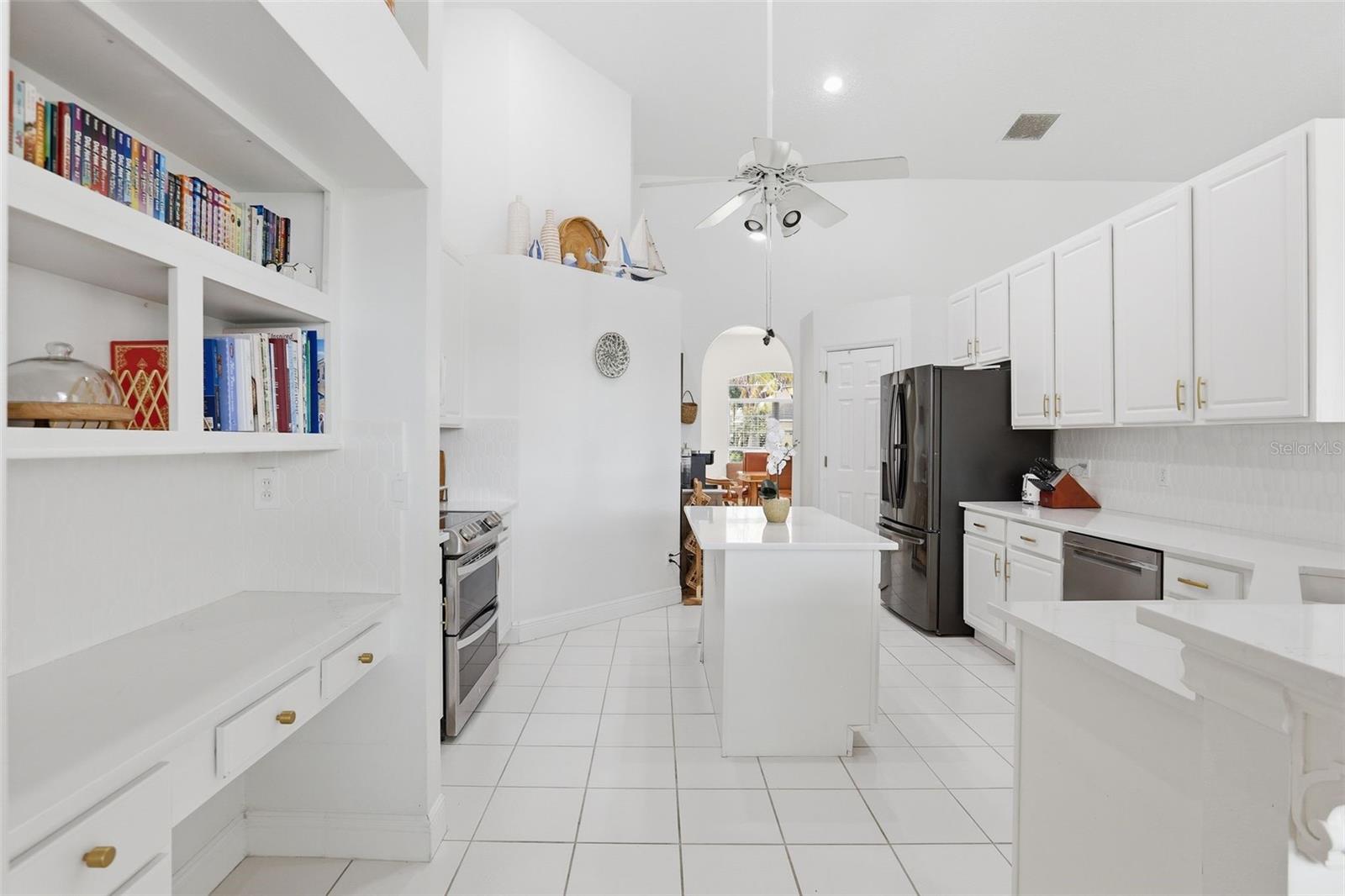 Image 12 of 59 For 10520 Gleam Court