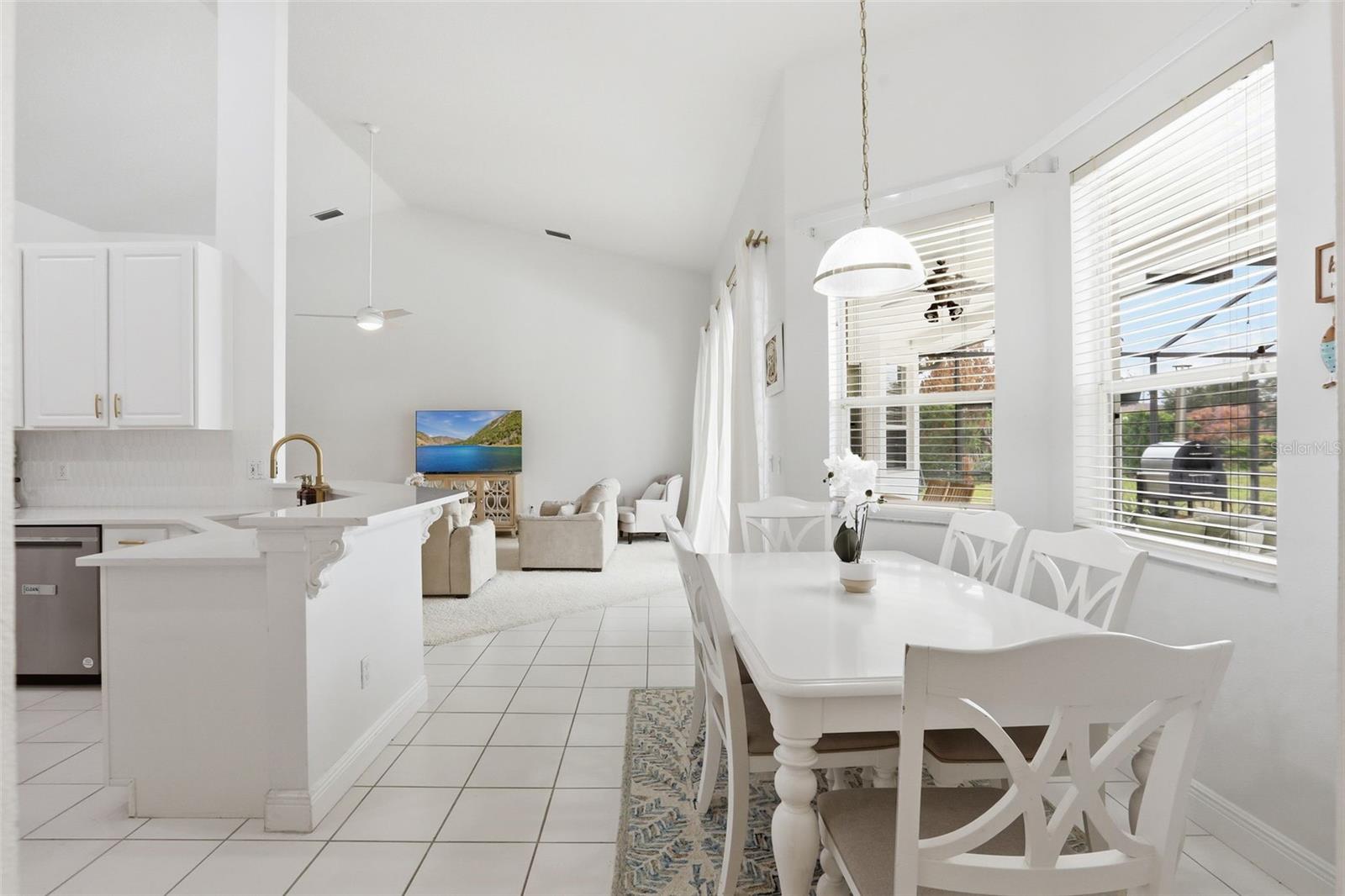 Image 15 of 59 For 10520 Gleam Court