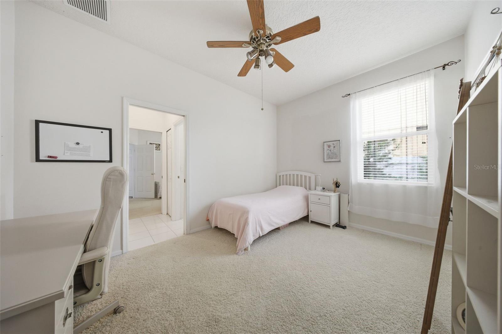 Image 27 of 59 For 10520 Gleam Court