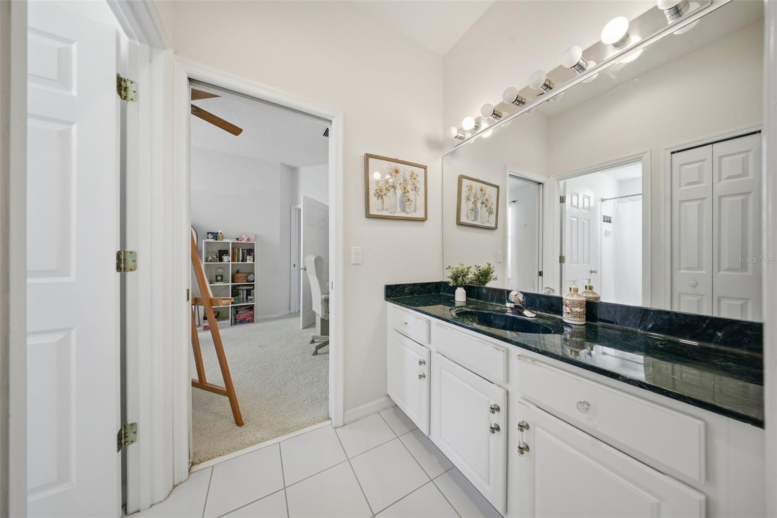 Image 29 of 59 For 10520 Gleam Court