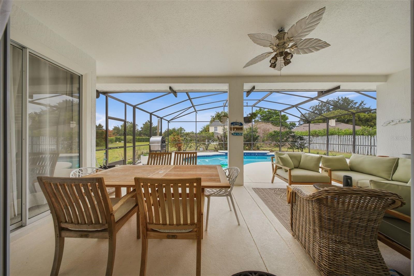 Image 35 of 59 For 10520 Gleam Court