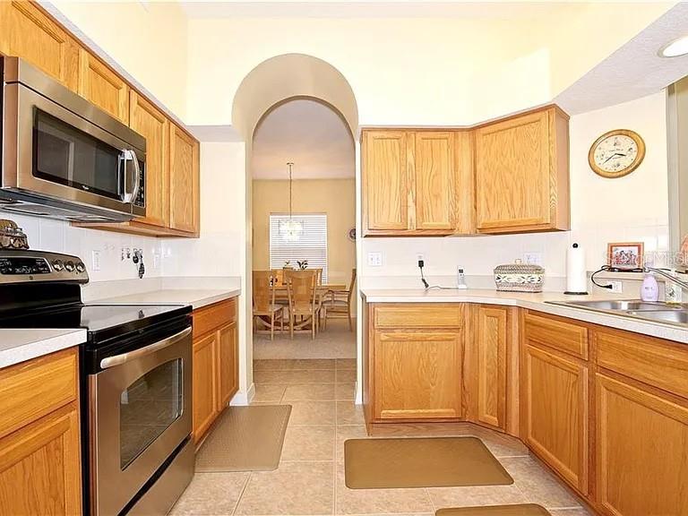 Image 10 of 38 For 14802 Yorkshire Run Drive