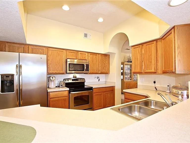 Image 11 of 38 For 14802 Yorkshire Run Drive