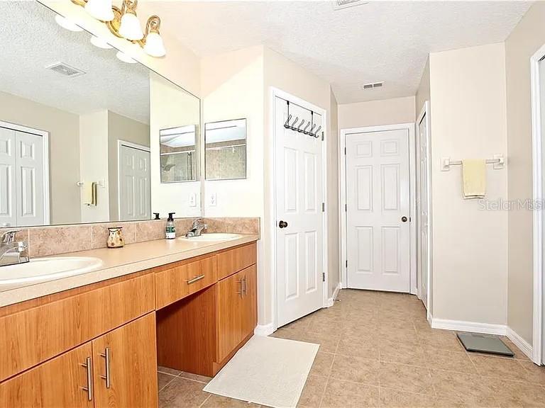 Image 29 of 38 For 14802 Yorkshire Run Drive