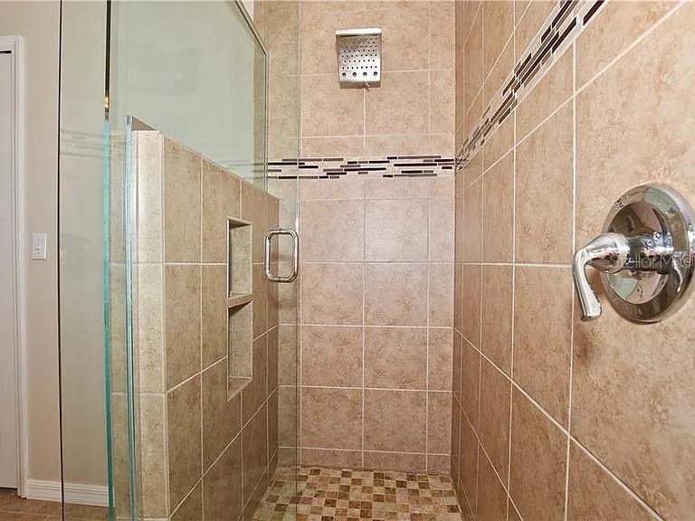 Image 30 of 38 For 14802 Yorkshire Run Drive