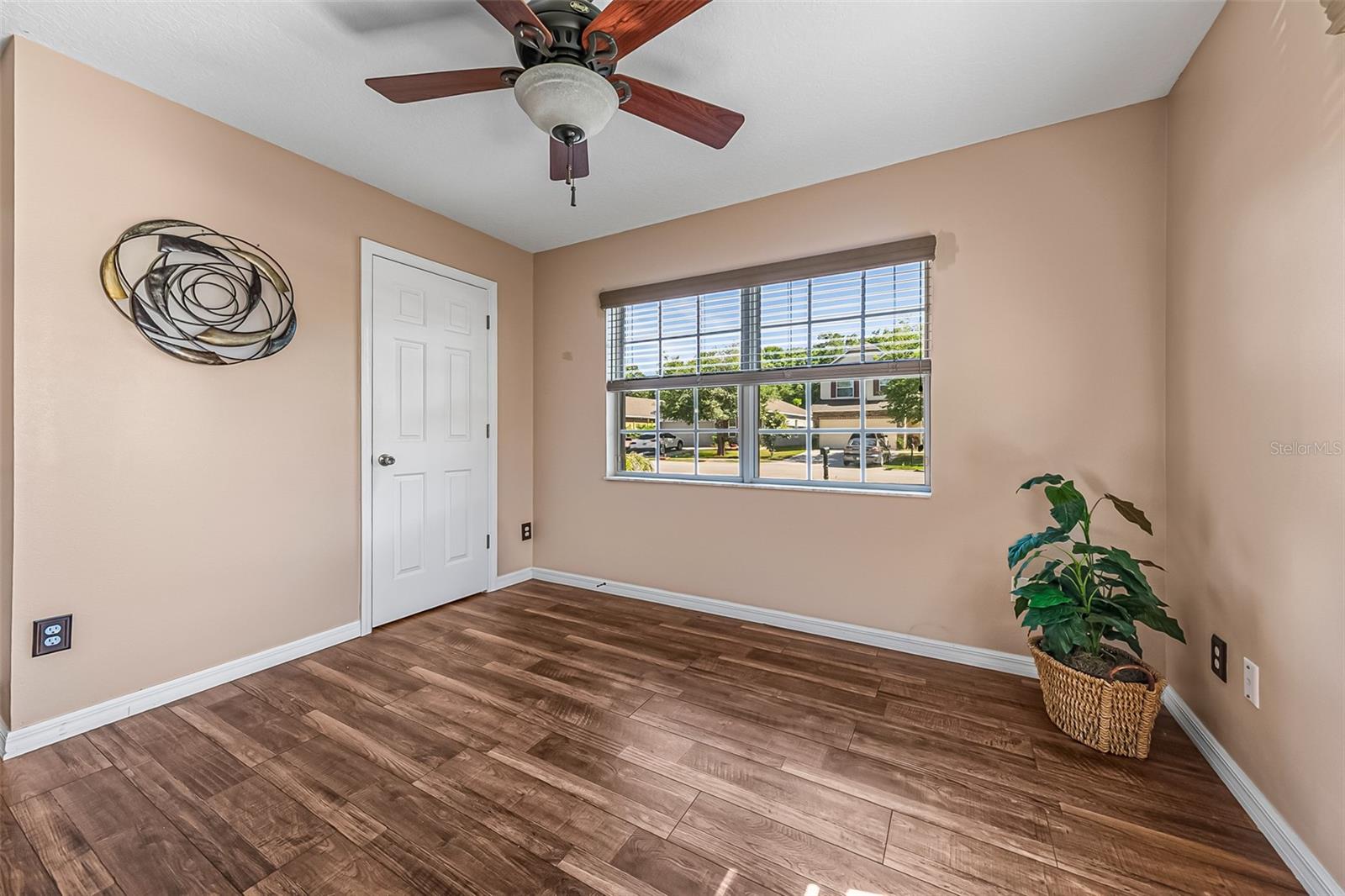 Image 10 of 56 For 112 Hurst Court