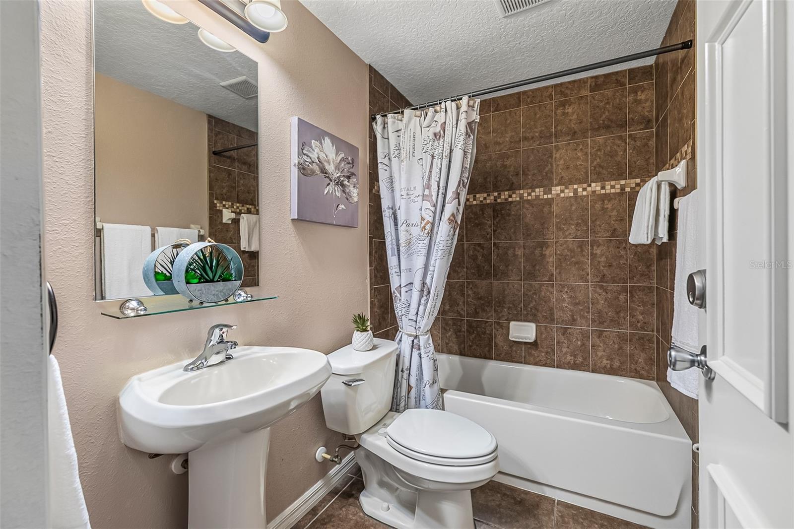 Image 12 of 56 For 112 Hurst Court