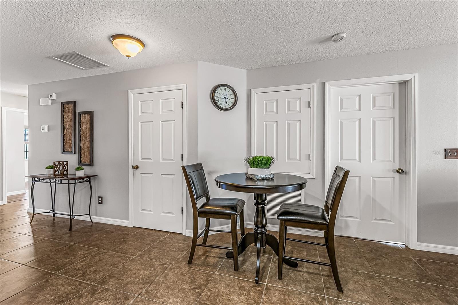 Image 16 of 56 For 112 Hurst Court