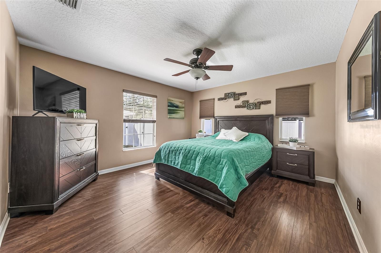 Image 25 of 56 For 112 Hurst Court