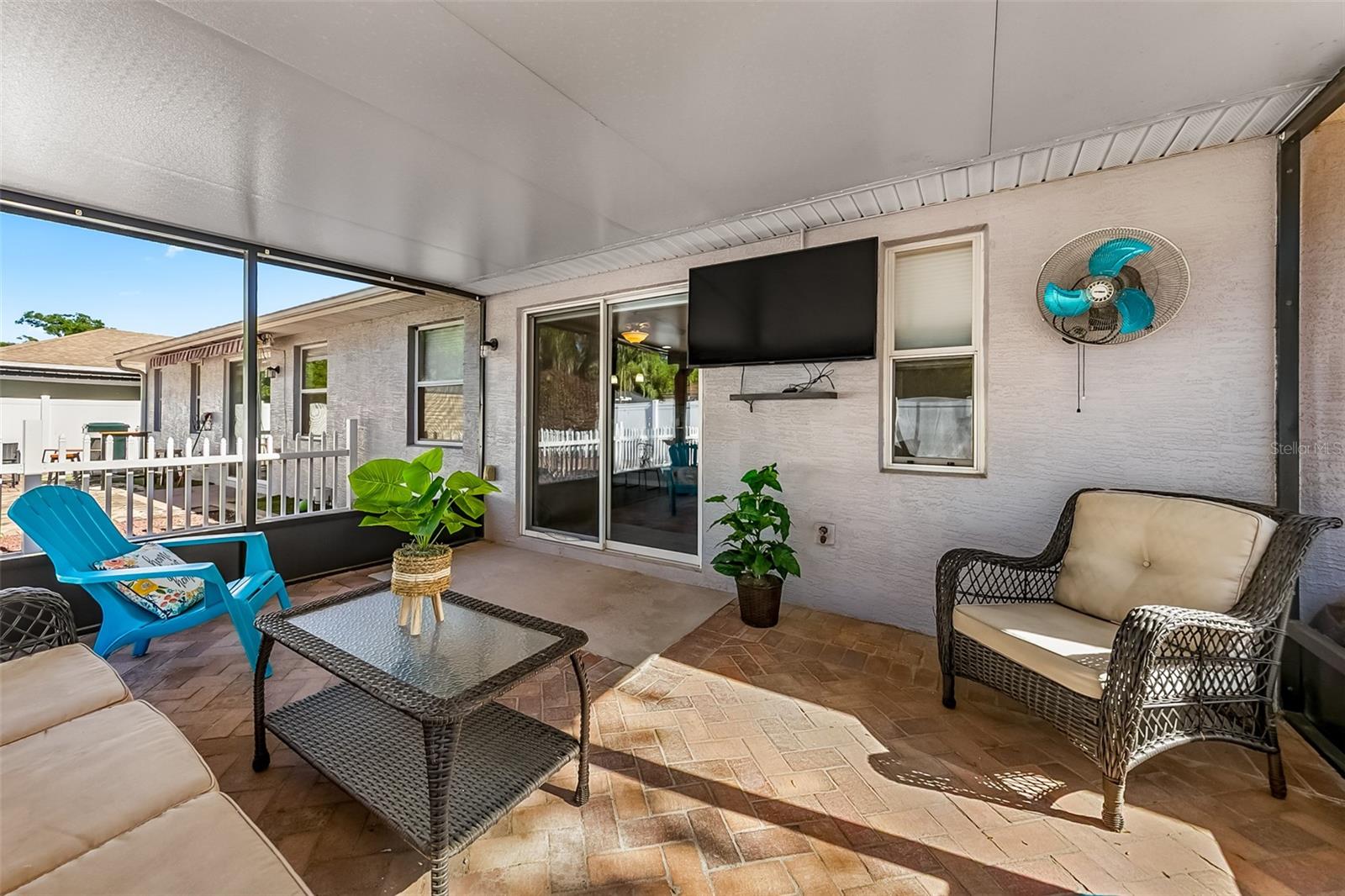 Image 27 of 56 For 112 Hurst Court