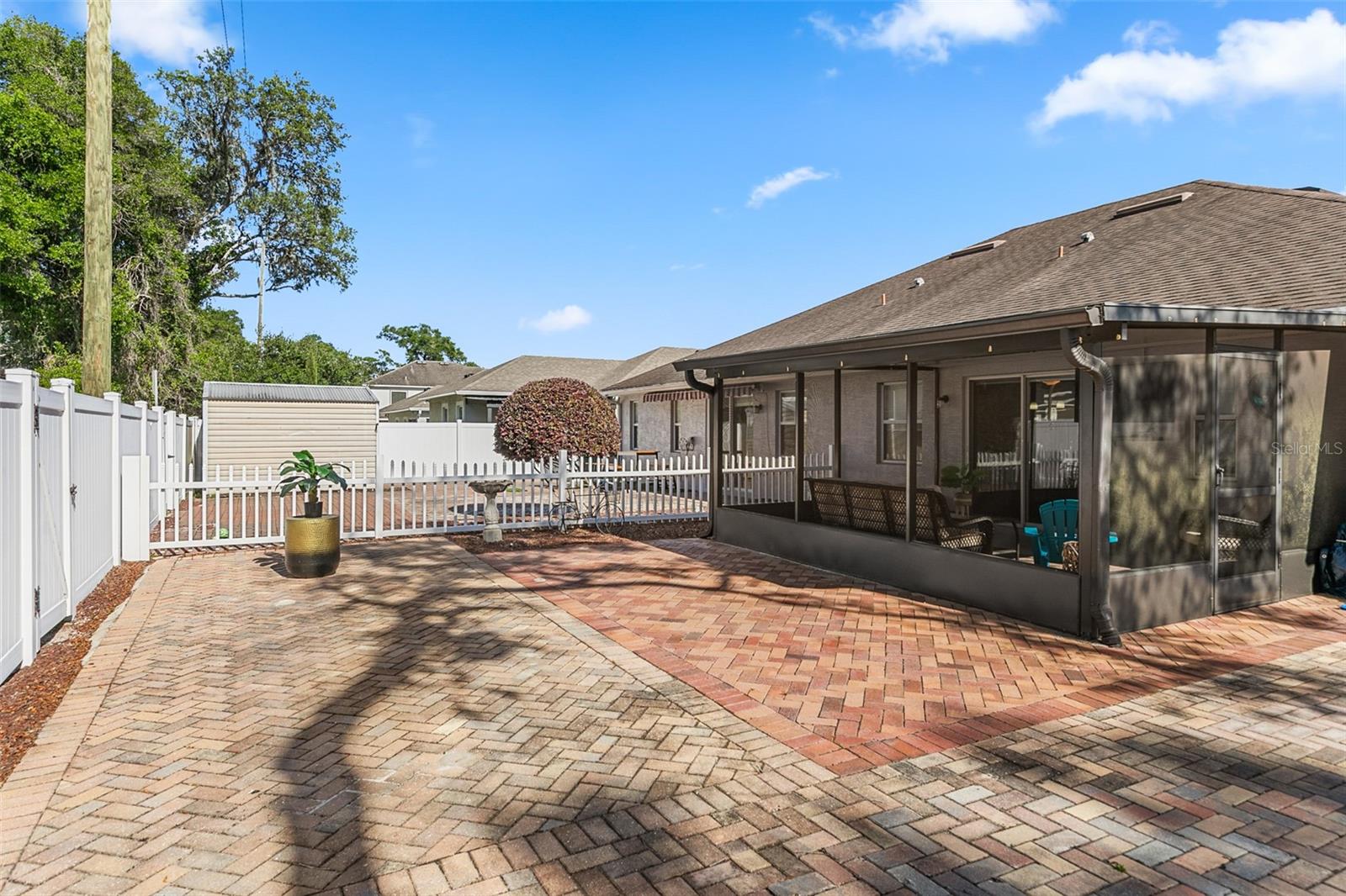 Image 31 of 56 For 112 Hurst Court