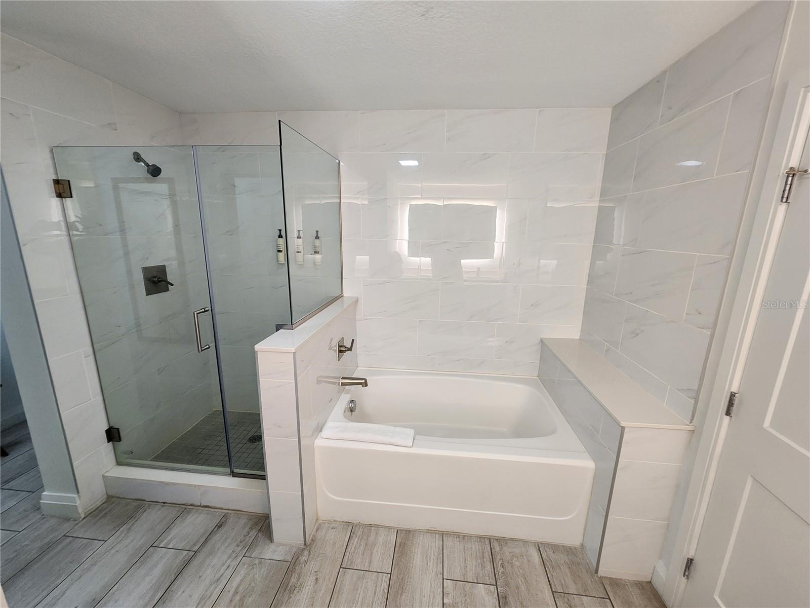 Image 13 of 21 For 14501 Grove Resort Avenue 3737