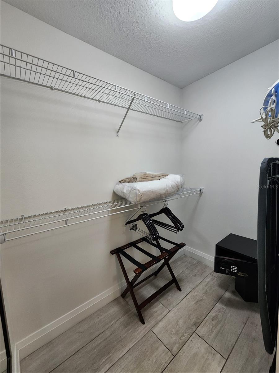 Image 14 of 21 For 14501 Grove Resort Avenue 3737