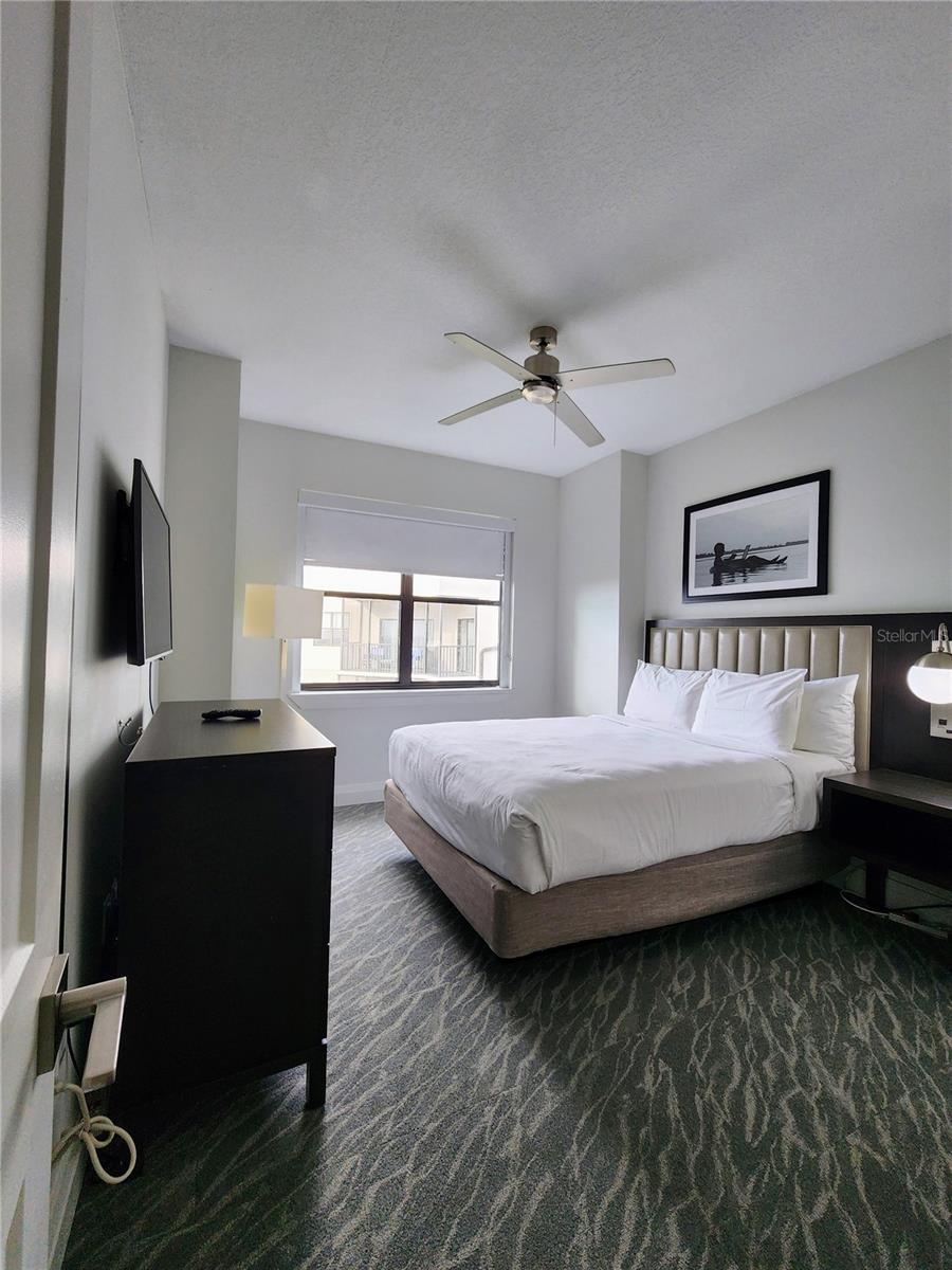 Image 15 of 21 For 14501 Grove Resort Avenue 3737