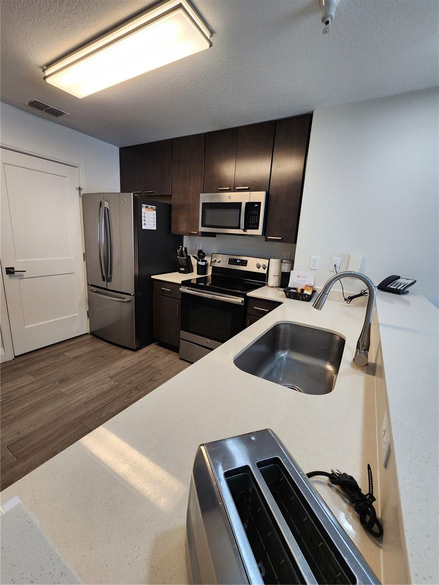 Image 4 of 21 For 14501 Grove Resort Avenue 3737