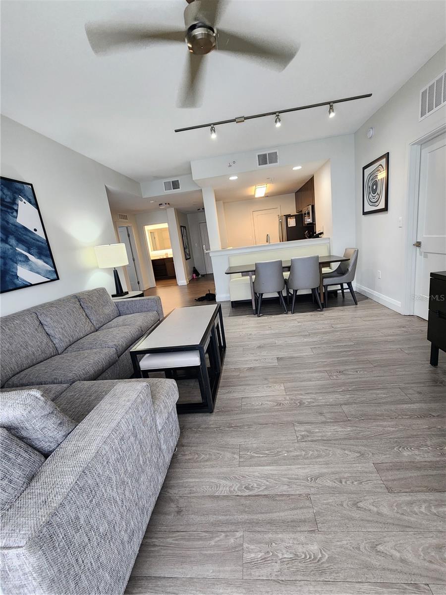 Image 6 of 21 For 14501 Grove Resort Avenue 3737