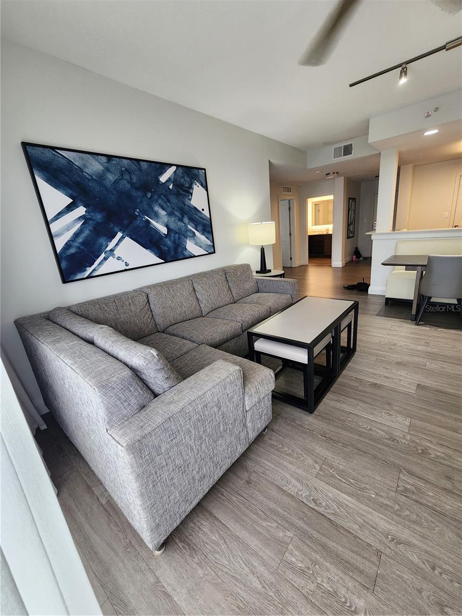 Image 7 of 21 For 14501 Grove Resort Avenue 3737