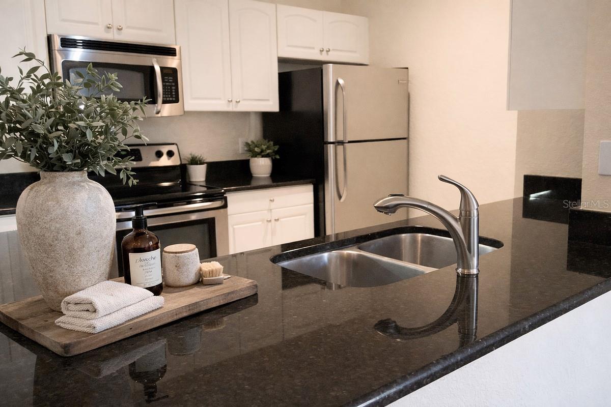 Image 5 of 24 For 860 Orange Avenue 440