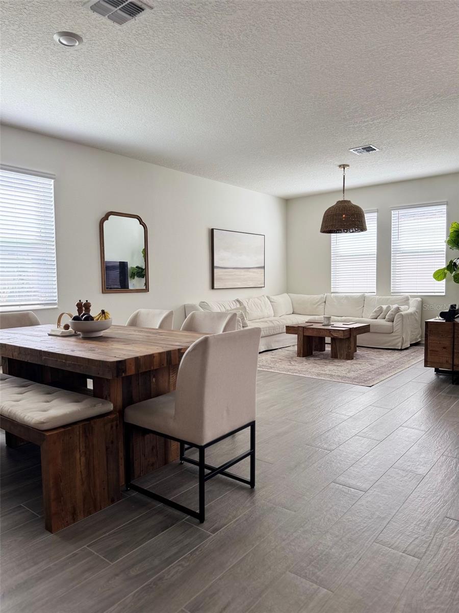 Image 4 of 31 For 4120 Jespersen Street