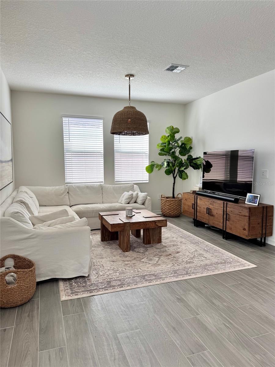 Image 9 of 31 For 4120 Jespersen Street