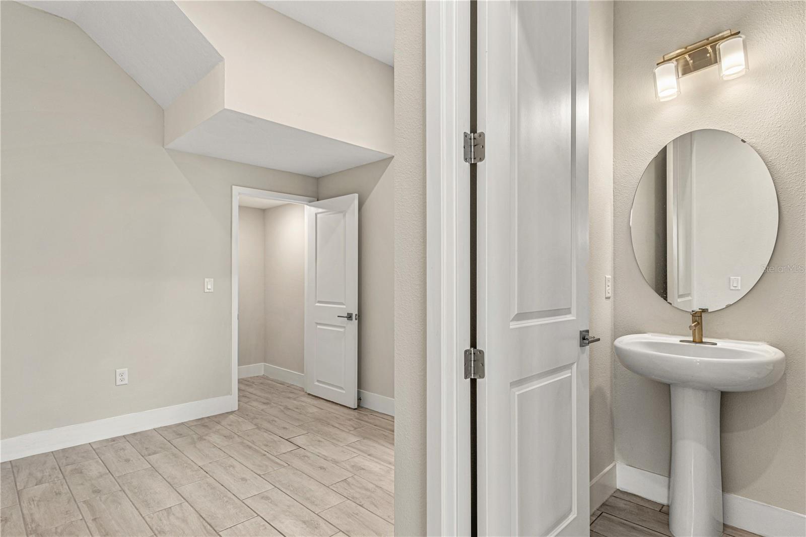 Image 33 of 46 For 7505 Alpine Butterfly Lane